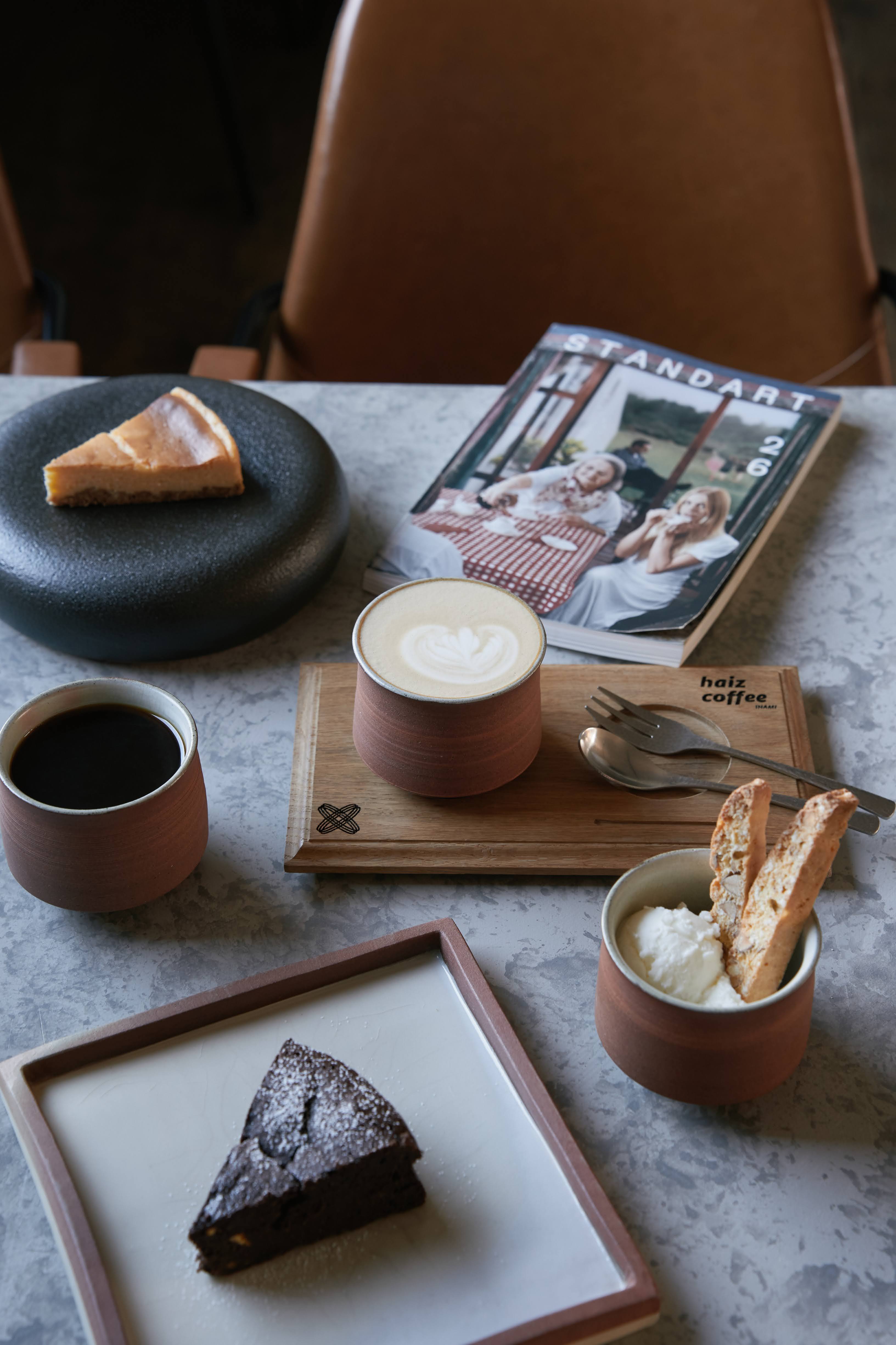 haiz coffee roastery の店内